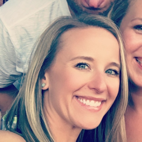 Meet your Posher, Jessica - Picture 1 of 1